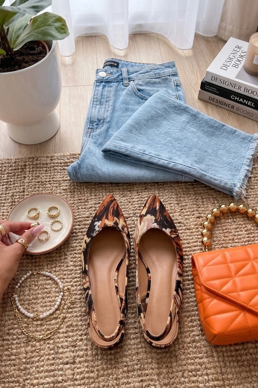 Raštinės balerinės su atvira kulnu...