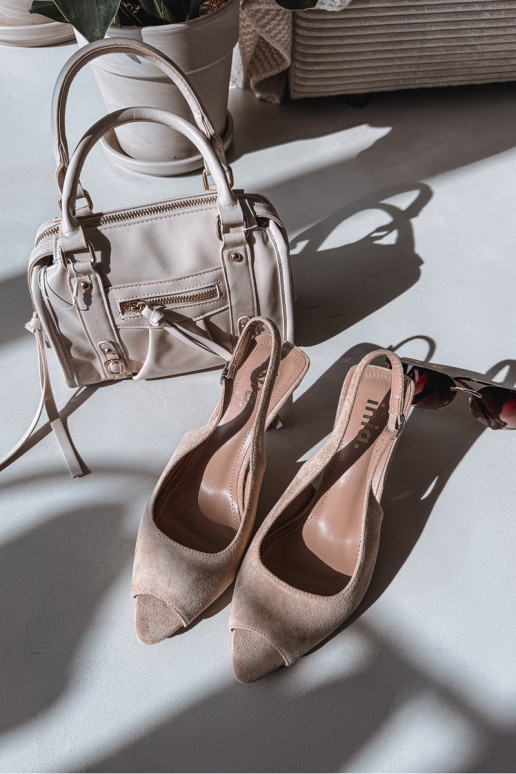 Moteriškos basutės su plonais kulniukais iš dirbtinio zomšo smėlio spalvos Sevina