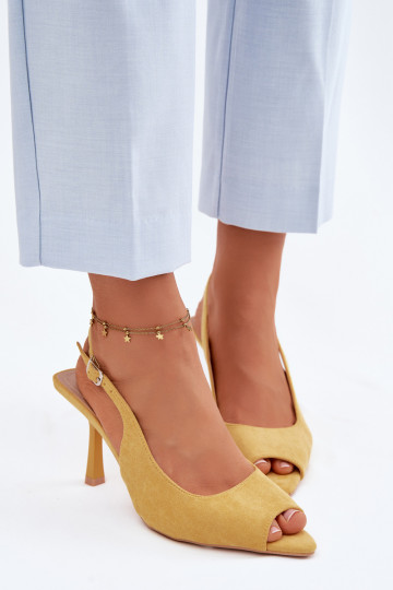 Moteriškos basutės su plonais kulniukais iš dirbtinio zomšo geltonos spalvos Sevina