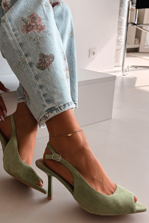 Moteriškos basutės su plonais kulniukais iš dirbtinio zomšo žalios spalvos Sevina