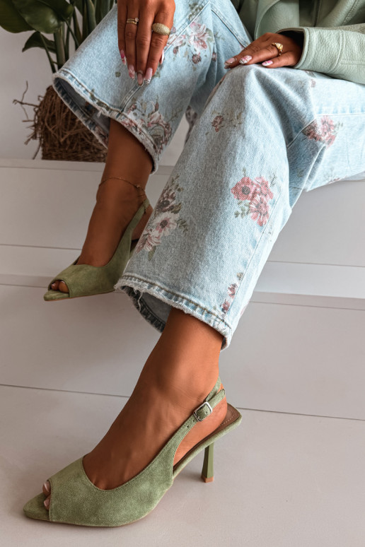 Moteriškos basutės su plonais kulniukais iš dirbtinio zomšo žalios spalvos Sevina