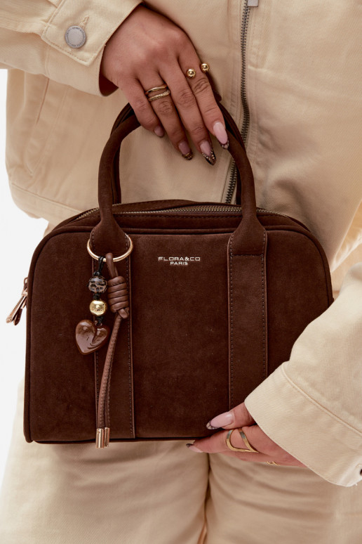 Rankinė Typu Bagažinė iš eko zomšosoĮasuBrelokiem CzekoladoĮa Sorielle