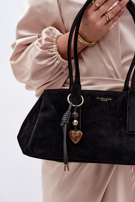 iš eko zomšosoĮa RankinėsuBrelokiem juoda Nelina