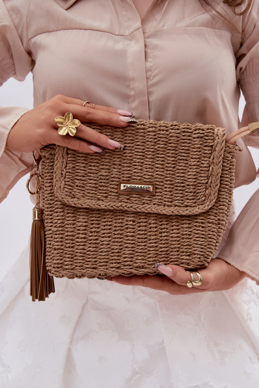 Nedidelė rankinė Typu Paštininkė su ažūro elementais ruda Tamara