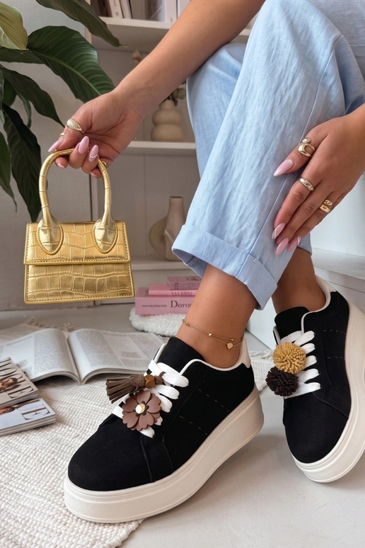 Juodi sportbačiai ant platformos Oktawia