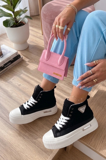 Juodi sportbačiai su... 2