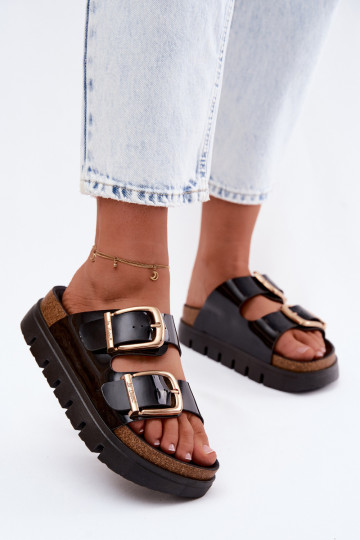 su lako efektu Moteriškos šlepetės su platforma Ze aukso spalvosmi su sagtimismi Lee Cooper LCIN-26-35-4459L juodos spalvos