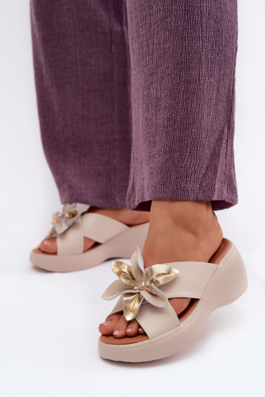 Odinės šlepetės su platforma Su puošniais Gėlė Vinceza 41511 smėlio spalvos