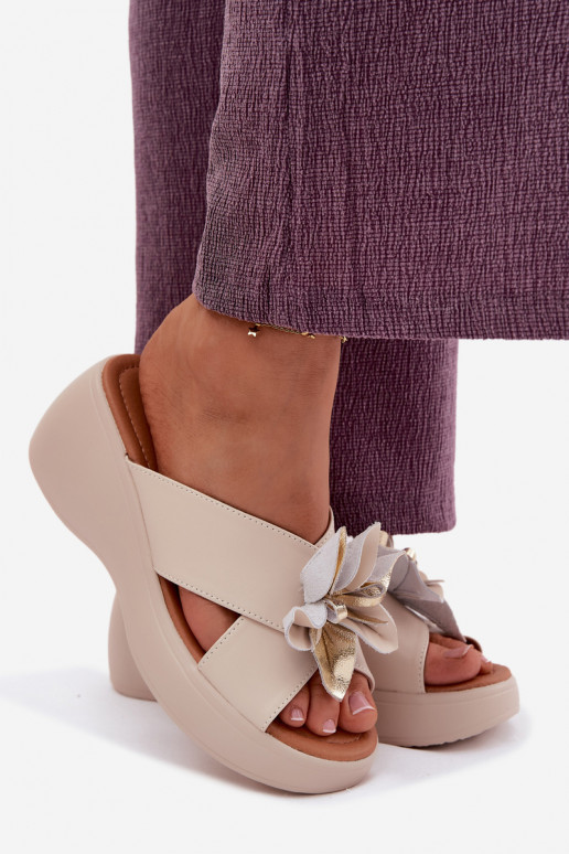 Odinės šlepetės su platforma Su puošniais Gėlė Vinceza 41511 smėlio spalvos