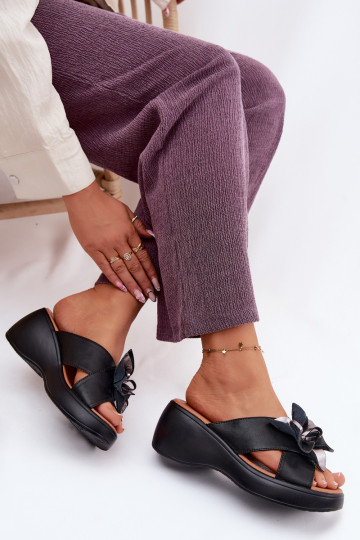 Odinės šlepetės su platforma Su puošniais Gėlė Vinceza 41511 juodos spalvos