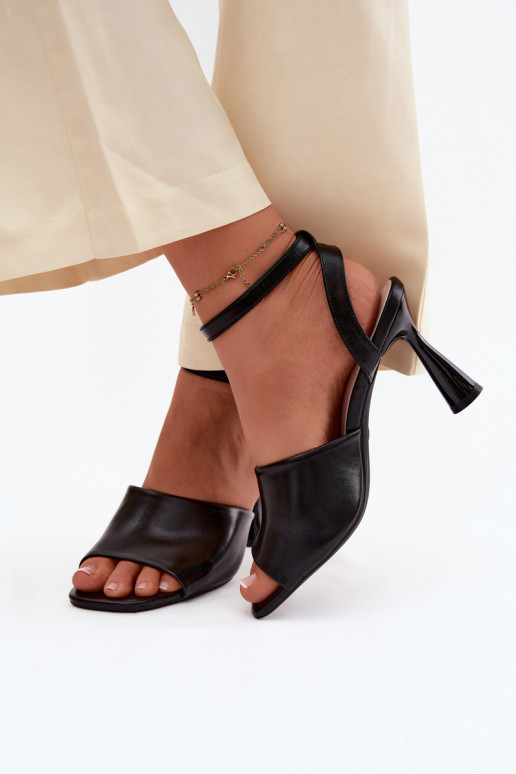 Moteriškos basutės su kulniukais Vinceza 62297 juodos spalvos