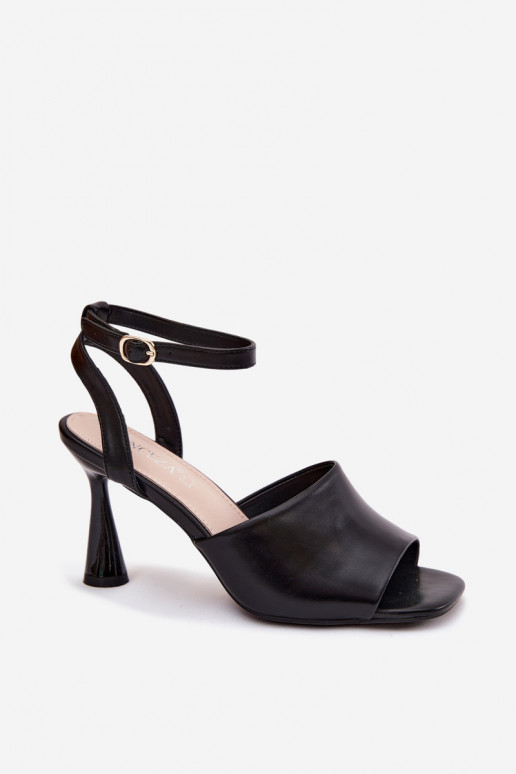 Moteriškos basutės su kulniukais Vinceza 62297 juodos spalvos