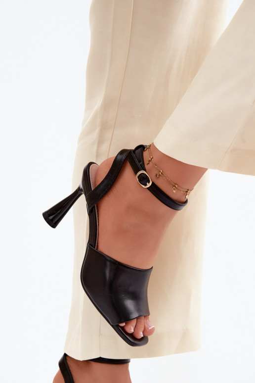 Moteriškos basutės su kulniukais Vinceza 62297 juodos spalvos