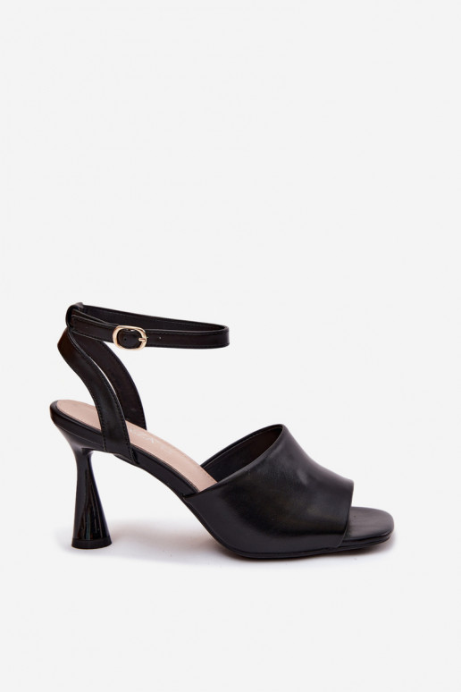 Moteriškos basutės su kulniukais Vinceza 62297 juodos spalvos