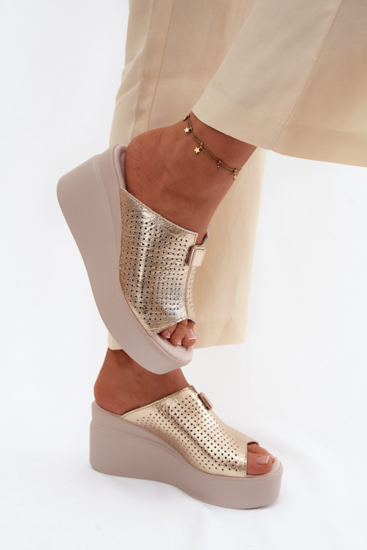 Moteriškos šlepetėssuĮjungtaturalnej Skóry su platforma Vinceza 95392 aukso spalvos