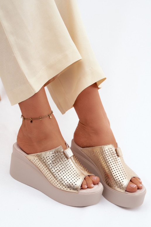 Moteriškos šlepetėssuĮjungtaturalnej Skóry su platforma Vinceza 95392 aukso spalvos