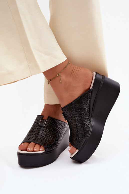 Moteriškos šlepetėssuĮjungtaturalnej Skóry su platforma Vinceza 95392 juodos spalvos