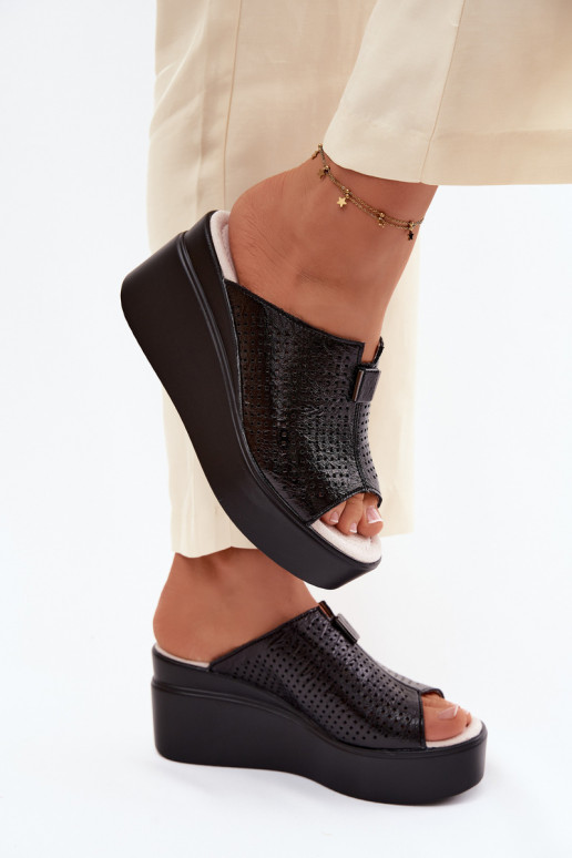 Moteriškos šlepetėssuĮjungtaturalnej Skóry su platforma Vinceza 95392 juodos spalvos