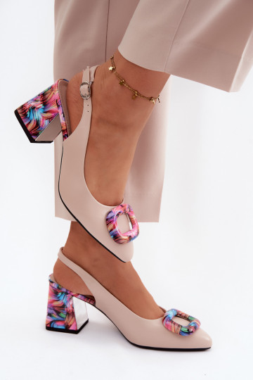 Moteriškos aukštakulnės basutėssuDekoracyjną su sagtimis Vinceza 62289 smėlio spalvos