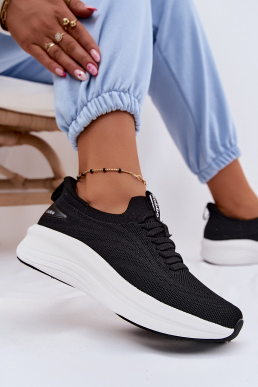  sportiniai bateliai Sneakers modelio batai Moteriškas Įsispiriamo modelio Kobbo 102425 juodos spalvos