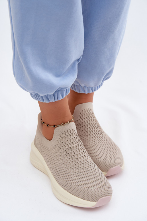 Įsispiriamo modelio Sneakers modelio batai Moteriškas  Kobbo 102424 smėlio spalvos