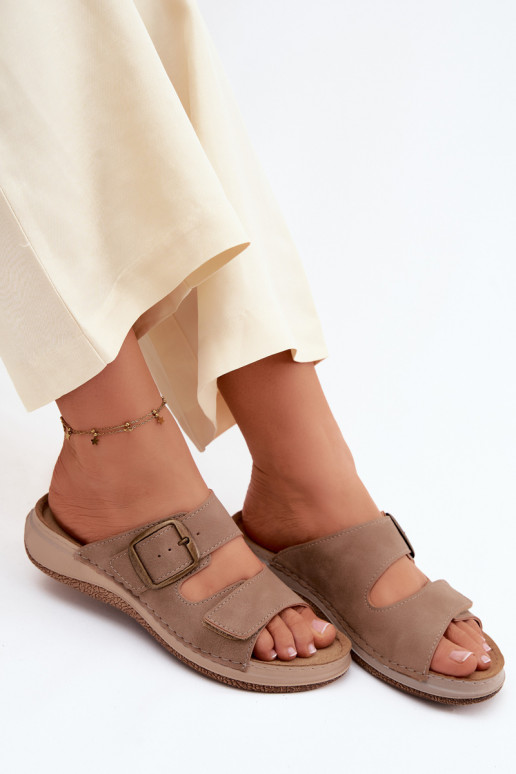 Moteriškos šlepetės su sagtimis I su limpančiu užsegimuem INBLU LL000006 rudos spalvos