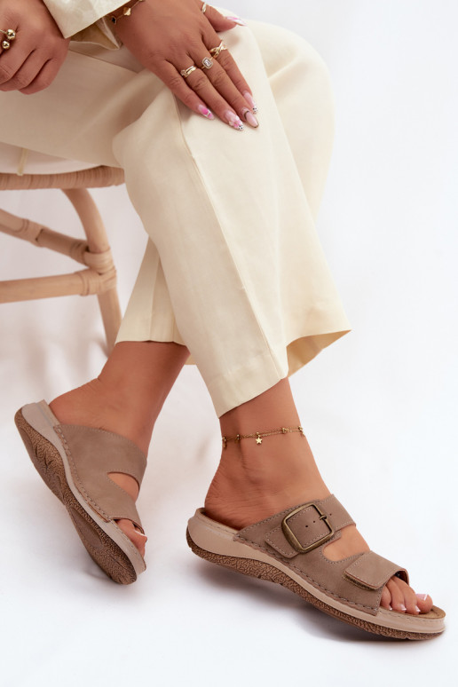 Moteriškos šlepetės su sagtimis I su limpančiu užsegimuem INBLU LL000006 rudos spalvos