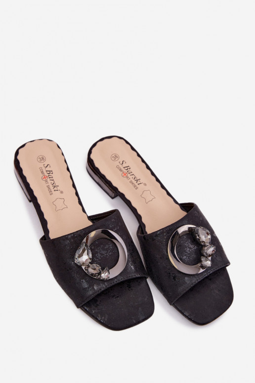 Moteriškos šlepetės su plačiais kulniukais su ornamentais KV61-6025 juodos spalvos