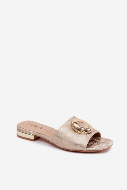 Moteriškos šlepetės su plačiais kulniukais su ornamentais KV61-6025 aukso spalvos