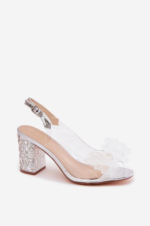 basutės su kulniukais su spindinčiomis akutėmis SiateczkoĮa su kaspinėliais D&A MR61-9010 sidabro spalvos