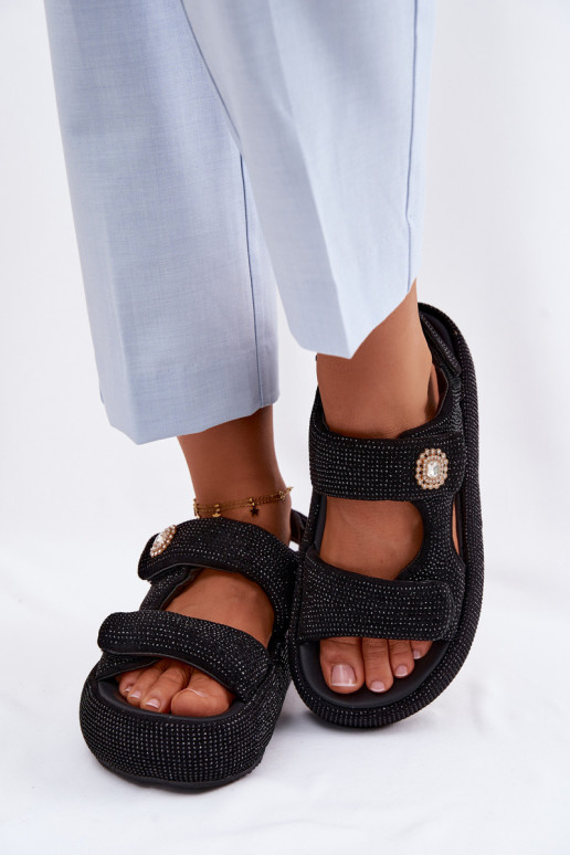 Dekoruotos Moteriškos basutės su platforma GOE TT2N4102 juodos spalvos