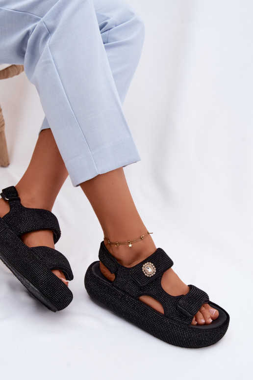 Dekoruotos Moteriškos basutės su platforma GOE TT2N4102 juodos spalvos