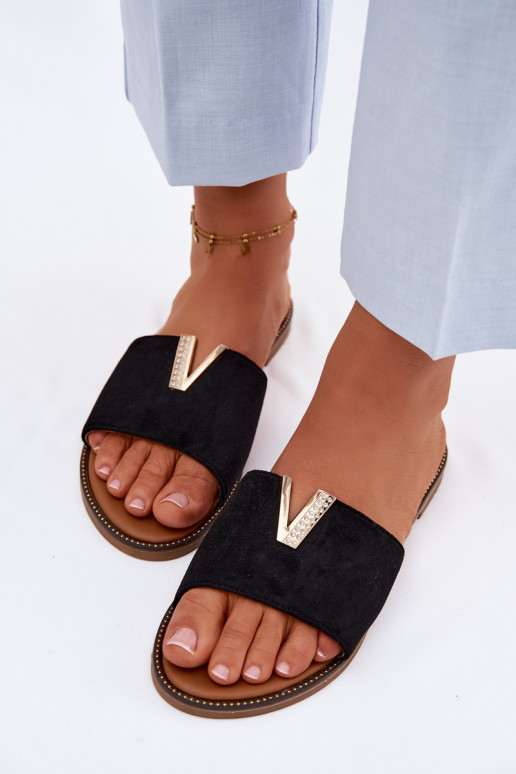 Šlepetės Moteriškas butas Su puošniais Detalem V juodos spalvos Nelmira