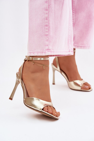 Moteriškos basutės su plonais kulniukaissuImitacji Skóry aukso spalvos Olissey 2