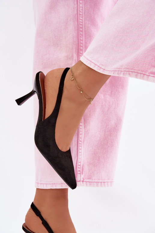 Moteriškos basutės su plonais kulniukaissuImitacji iš zomšosu juodos spalvos Saria