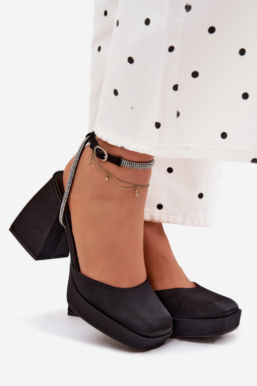 Moteriškos basutės Ant masyvių kulnų Typu Słupek Pasek su tviskančiomis akutėmis juodos spalvos Seraphina