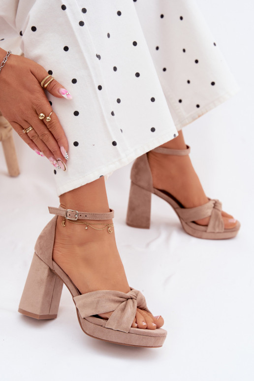 Moteriškos aukštakulnės basutėssuImitacji iš zomšosu smėlio spalvos Rosetta