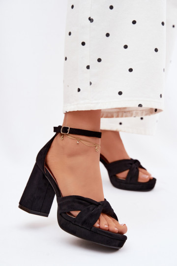 Moteriškos aukštakulnės basutėssuImitacji iš zomšosu juodos spalvos Rosetta 2