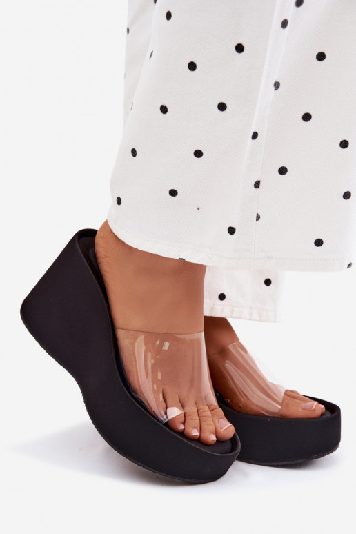 Moteriškos šlepetės su platformasuTransparentnym Juostelėsem juodos spalvos Zolretia