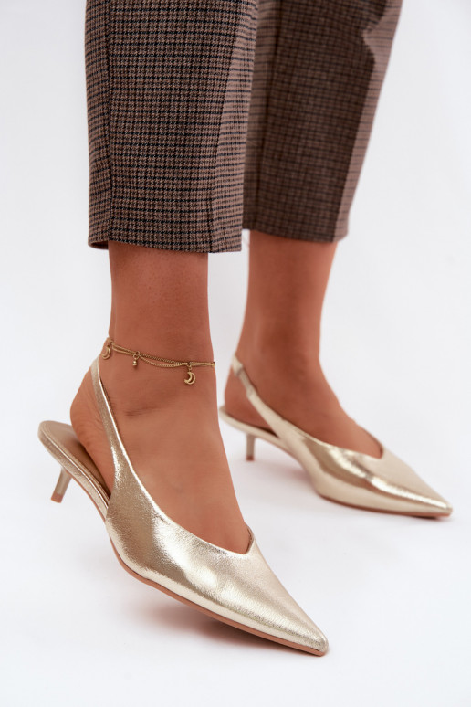 Moteriškos basutėssuImitacji Skóry su kulniukais aukso spalvos Averelle