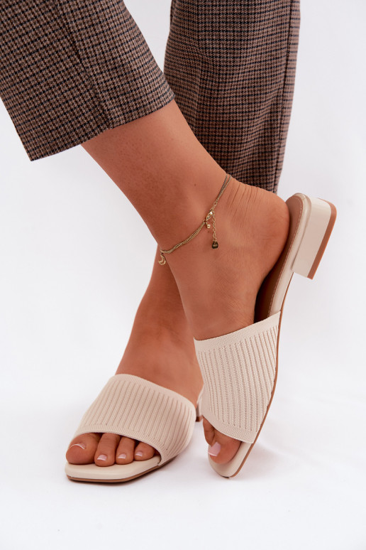  Moteriškos šlepetės su plačiais kulniukais dramblio kaulo spalvos Belissea