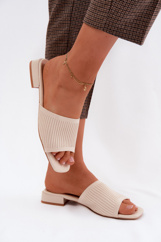  Moteriškos šlepetės su plačiais kulniukais dramblio kaulo spalvos Belissea