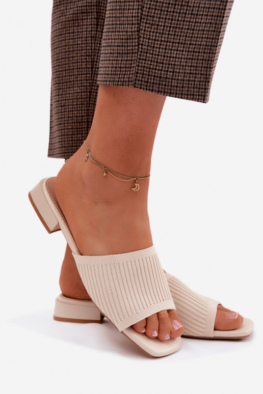  Moteriškos šlepetės su plačiais kulniukais dramblio kaulo spalvos Belissea