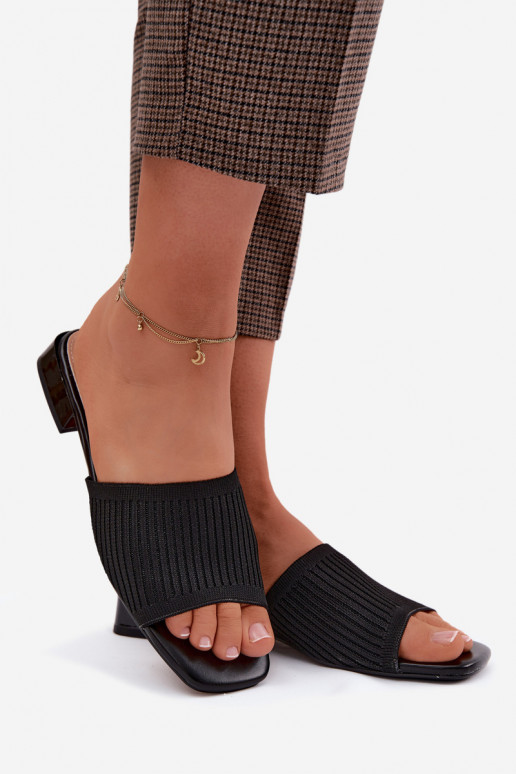  Moteriškos šlepetės su plačiais kulniukais juodos spalvos Belissea