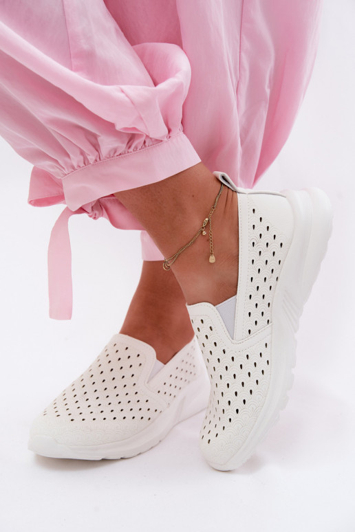 Įsispiriamo modelio su aužūro elementais batai MoteriškassuImitacji Skóry baltos spalvos Geressa