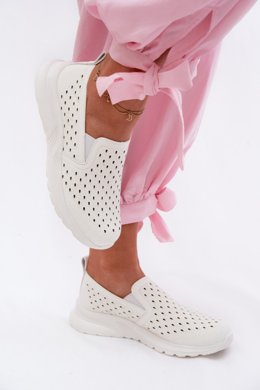 Įsispiriamo modelio su aužūro elementais batai MoteriškassuImitacji Skóry baltos spalvos Geressa