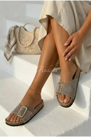 Oda Moteriškos zomšinės šlepetės su sagtimis smėlio spalvos Beryl