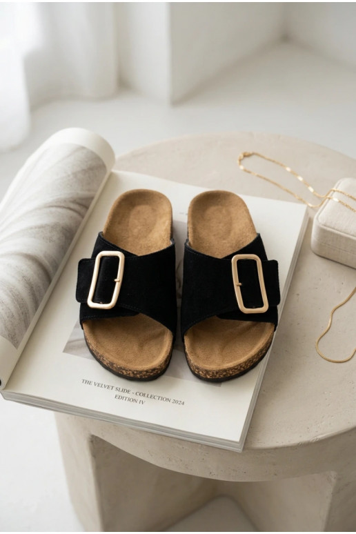 Oda Moteriškos zomšinės šlepetės su sagtimis juodos spalvos Beryl