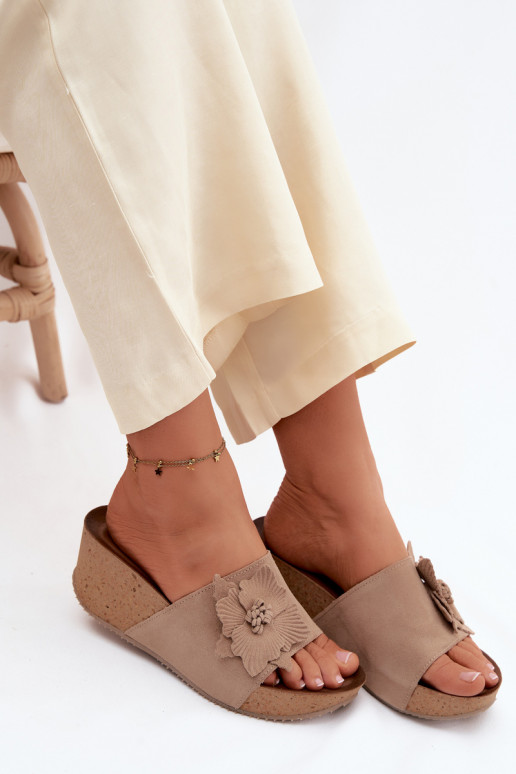 Oda Moteriškos zomšinės šlepetės su platforma Su puošniais su gėlytėmisem Zazoo 40312 kapučino spalvos