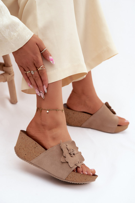 Oda Moteriškos zomšinės šlepetės su platforma Su puošniais su gėlytėmisem Zazoo 40312 kapučino spalvos